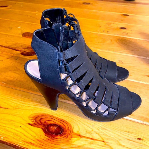 Black zip up open heel shoe - Picture 3 of 3